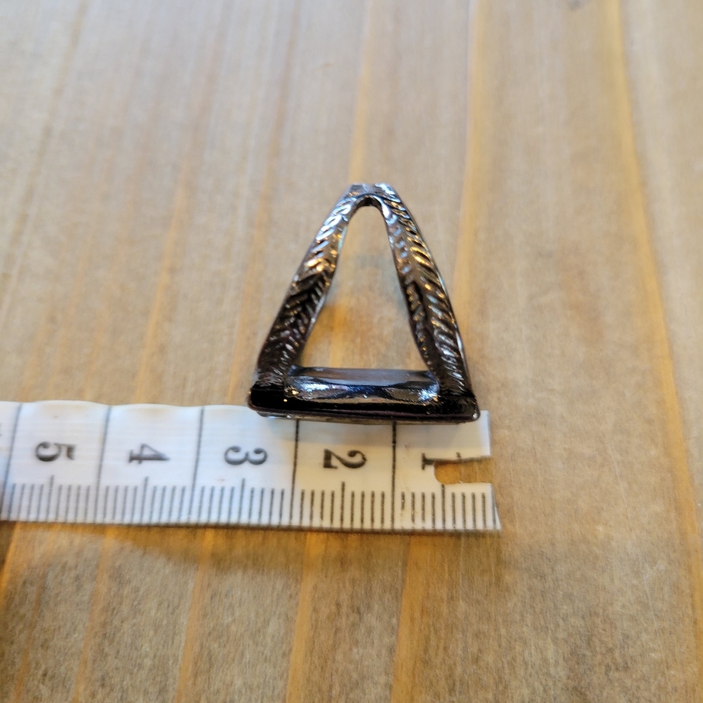 Cute ring ! - Picture 3 of 3